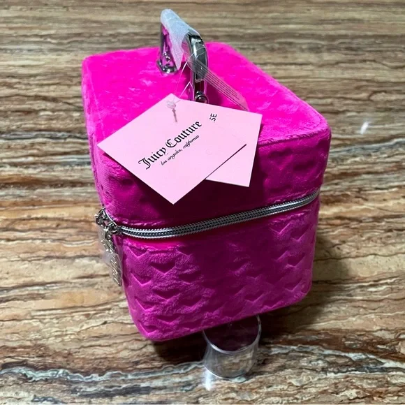 Juicy Couture - Picture 7 of 8